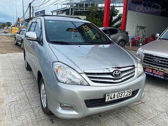 Bán xe Toyota Innova đời 2010, màu bạc chính chủ0