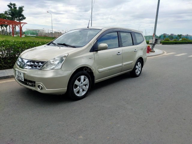 Cần bán lại Nissan Grand Livina 2010, giá chỉ 285 triệu