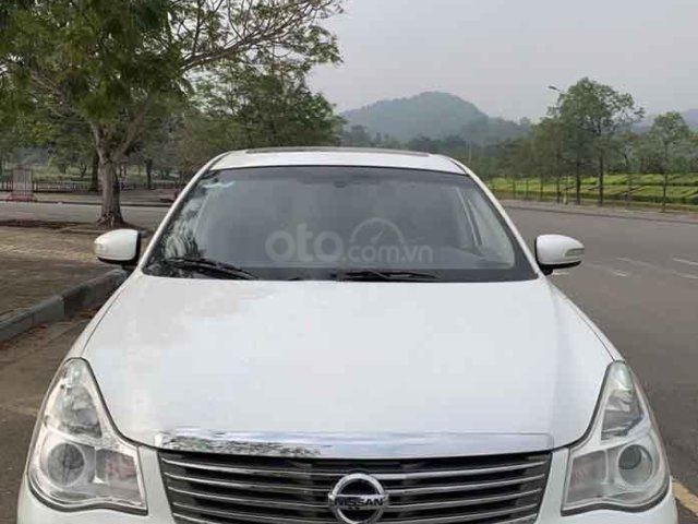 Cần bán Nissan Bluebird đời 2009, màu trắng, nhập khẩu nguyên chiếc 