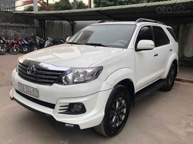 Cần bán Toyota Fortuner đời 2016, màu trắng, giá 700tr