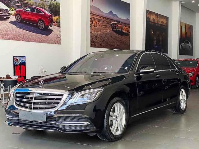 Cần bán gấp Mercedes S450 sản xuất 2018, màu đen0