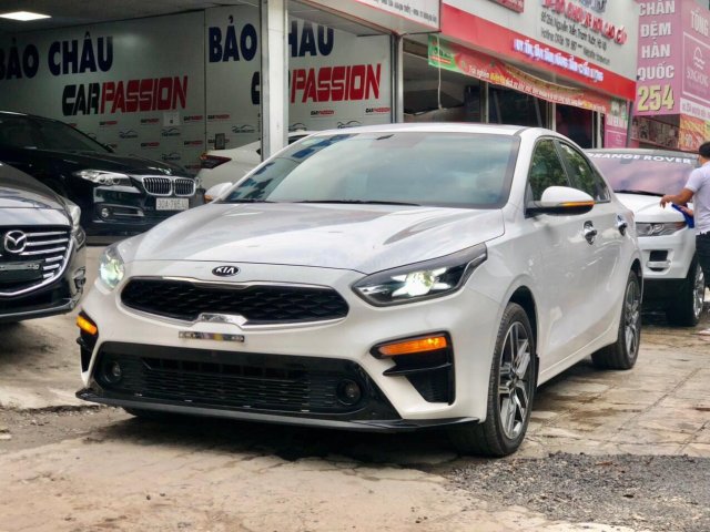 Bán xe Kia Cerato 2.0 sản xuất 2019, màu trắng, xe đẹp như mới