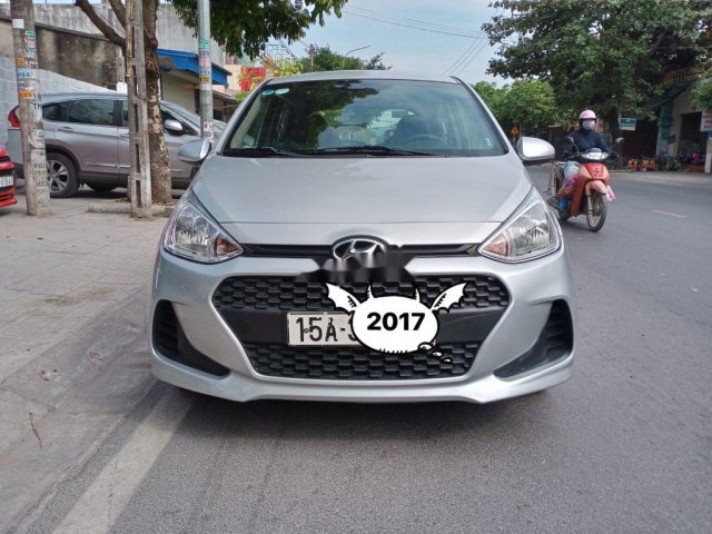 Bán Hyundai Grand i10 đời 2017, màu bạc, nhập khẩu nguyên chiếc0