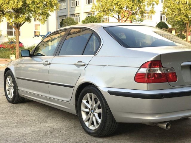 Cần bán xe BMW 3 Series 2005, màu bạc