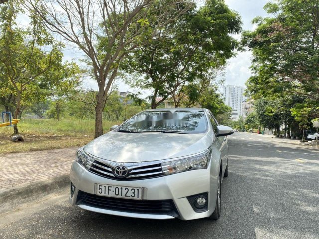 Xe Toyota Corolla Altis đời 2015, màu bạc còn mới, giá 536tr