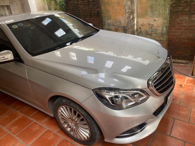 Bán Mercedes E class sản xuất năm 2015 còn mới, 980 triệu