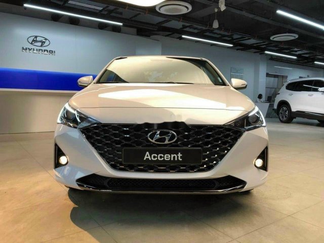 Cần bán Hyundai Accent sản xuất 2020, màu trắng, 520tr0