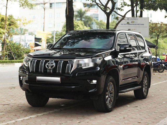 Cần bán gấp Toyota Prado sản xuất 2018, màu đen, nhập khẩu nguyên chiếc0