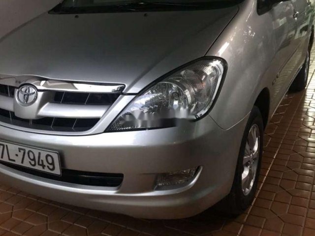 Bán Toyota Innova sản xuất 2007, màu bạc0