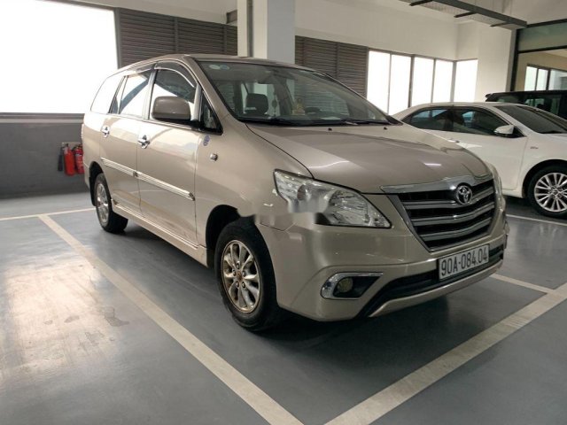 Cần bán lại xe Toyota Innova năm sản xuất 2014 còn mới0