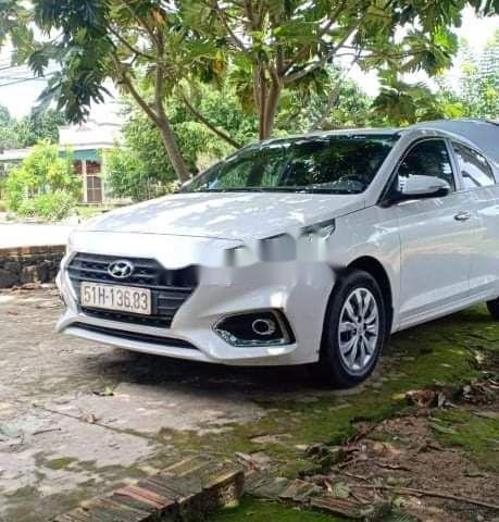 Bán Hyundai Accent sản xuất 2019, màu trắng, nhập khẩu nguyên chiếc còn mới, giá 420tr0