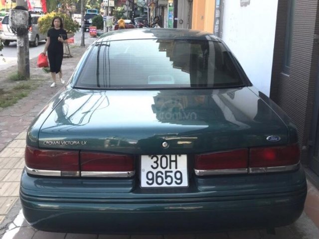 Bán Ford Crown Victoria 1995, chuẩn Mỹ, số tự động0