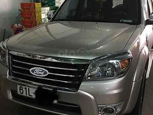 Bán Ford Everest đời 2009, màu bạc chính chủ 