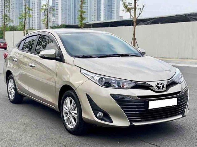 Chính chủ bán ô tô Toyota Vios năm 2019, màu vàng cát0