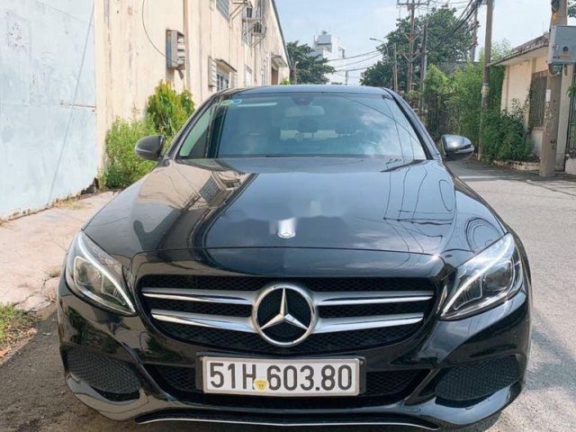 Cần bán gấp Mercedes C class sản xuất 2016 còn mới