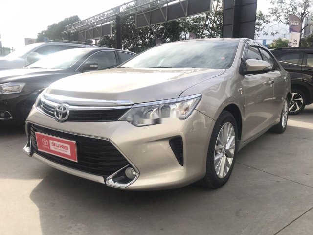 Bán Toyota Camry sản xuất năm 2017 còn mới, 820tr