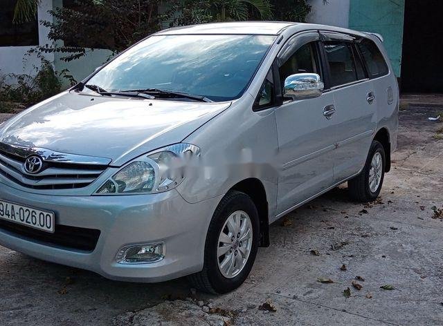 Bán Toyota Innova sản xuất 2009, màu bạc0