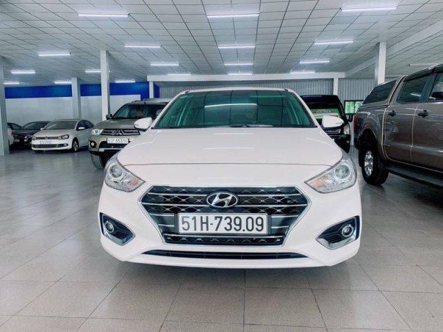 Bán xe Hyundai Accent đời 2020, màu trắng số tự động, 545tr0