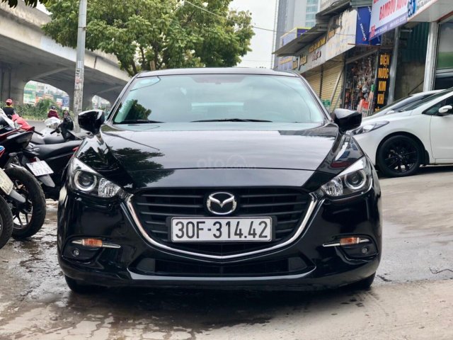 Cần bán Mazda 3 sản xuất 2018, màu đen, xe đẹp như mới