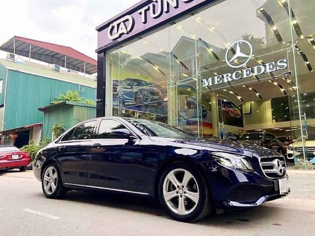 Bán xe Mercedes E250 sản xuất năm 2018, màu xanh lam 0