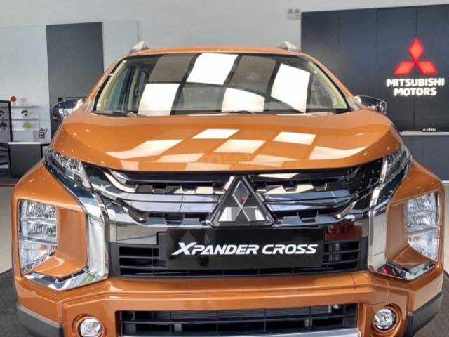 Mitsubishi Xpander Cross, tặng BH 2 chiều, khuyến mãi hấp dẫn