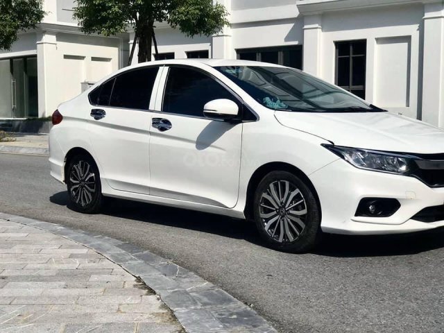 Bán ô tô Honda City năm sản xuất 2017, màu trắng còn mới0