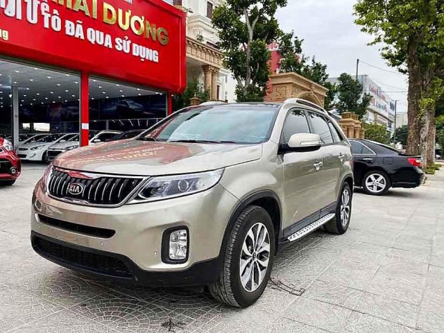 Cần bán xe Kia Sorento năm sản xuất 2017, màu vàng chính chủ, 765tr0