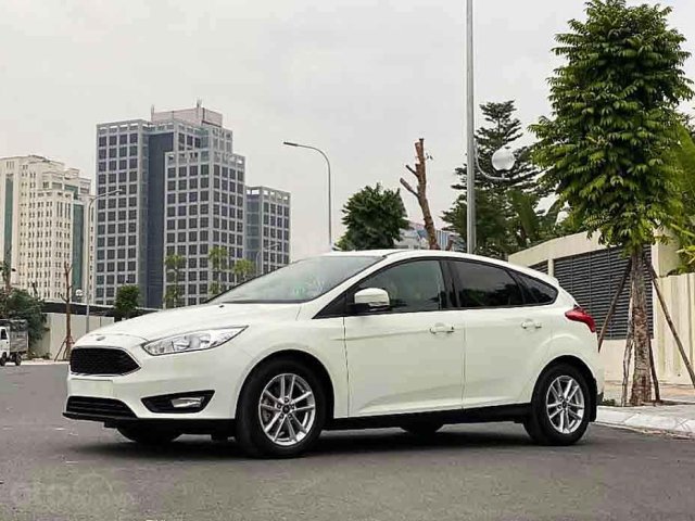 Bán ô tô Ford Focus sản xuất 2019, màu trắng, 565 triệu