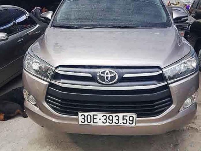 Cần bán Toyota Innova sản xuất năm 2016, màu xám số tự động, giá 625tr0