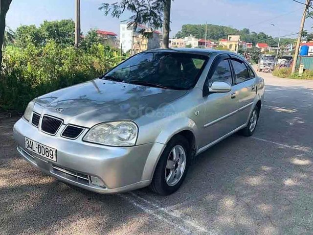 Cần bán xe Daewoo Lacetti năm 2005, màu bạc, 116tr