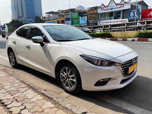 Bán xe Mazda 3 1.5AT năm sản xuất 2018, màu trắng chính chủ, 605 triệu0