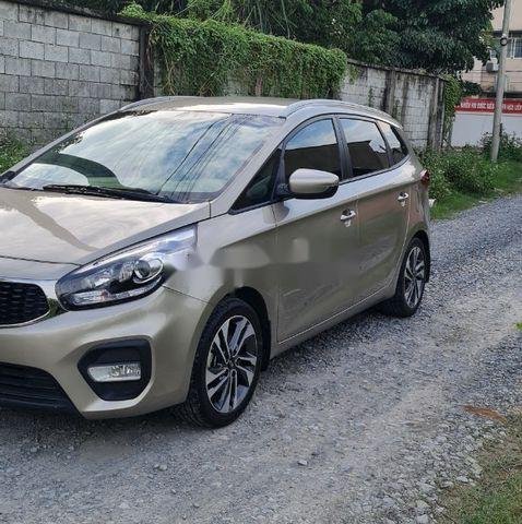 Cần bán lại xe Kia Rondo sản xuất 2018 còn mới0