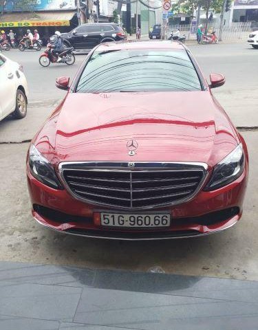 Bán xe Mercedes C200 Exclusive sản xuất năm 2019, màu đỏ0