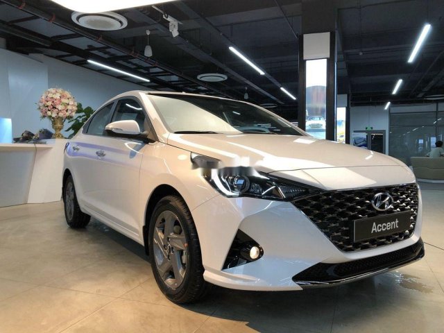 Bán ô tô Hyundai Accent 2021, màu trắng0