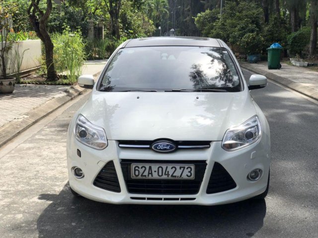 Xe Ford Focus 2015, màu trắng chính chủ