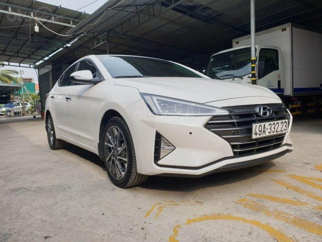 Bán Hyundai Elantra 2.0L 2020 siêu lướt, màu trắng0