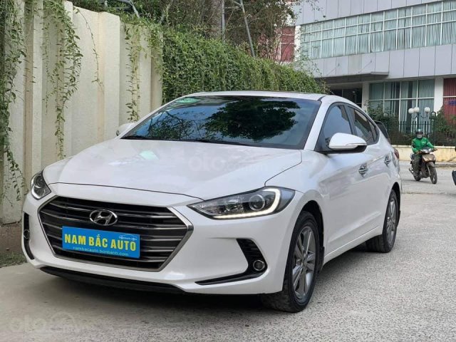 Hyundai Elantra 1.6 AT SX 2017 màu trắng