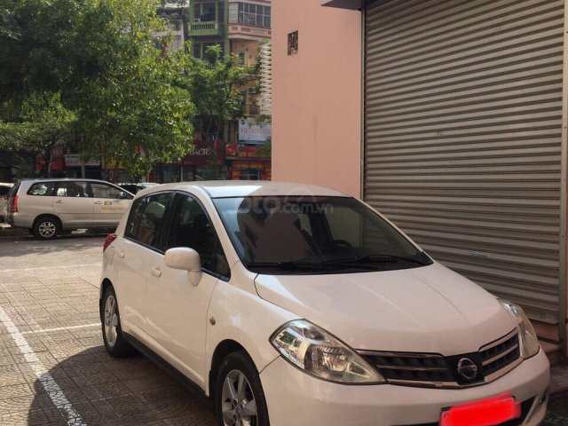 Chính chủ cần bán xe Nissan Tiida 2008 đăng ký 2010 màu trắng đi giữ gìn, còn rất đẹp