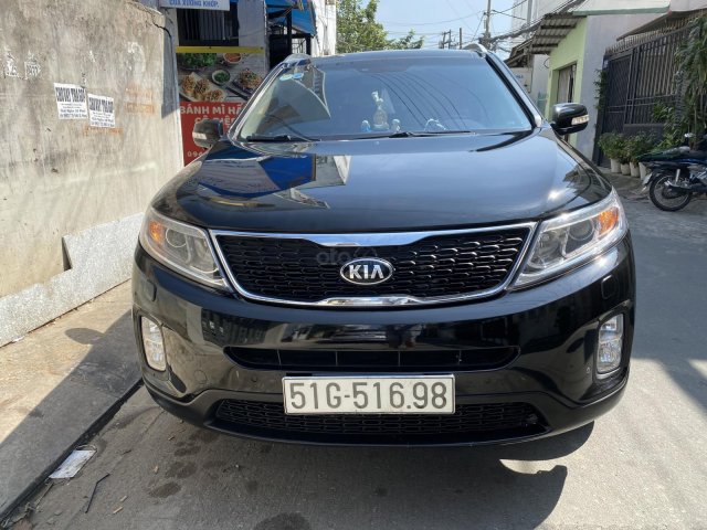 Bán xe Kia Sorento năm 2017, màu đen, còn mới nguyên, giá bán rất hợp lý, xem xe là ưng ngay nhé0