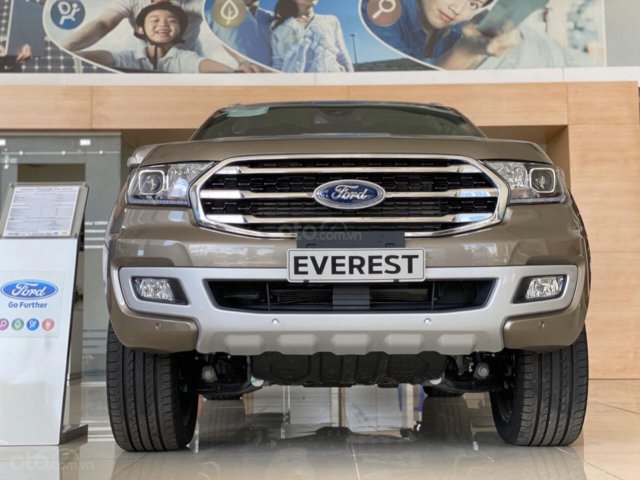 Everest 2020 Titanium Bi-Turbo màu ghi vàng giảm tiền mặt giao ngay - liên hệ Cát0