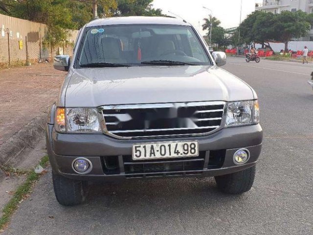 Cần bán gấp Ford Everest sản xuất 2006 còn mới, 240tr0