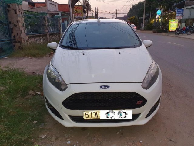 Bán Ford Fiesta sản xuất năm 2014 còn mới, giá tốt0