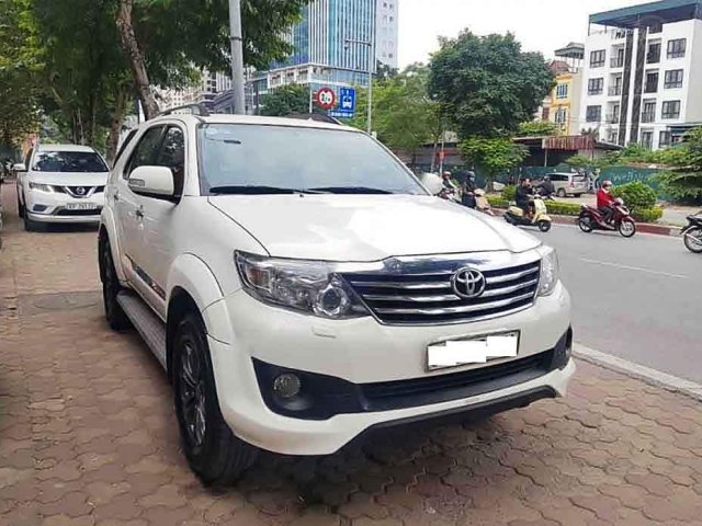 Bán Toyota Fortuner năm 2014, màu trắng, 635 triệu0