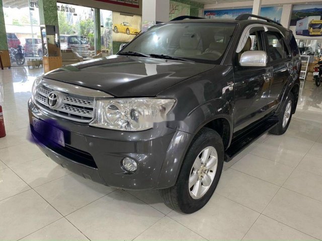 Cần bán lại xe Toyota Fortuner năm sản xuất 2009 còn mới, giá tốt