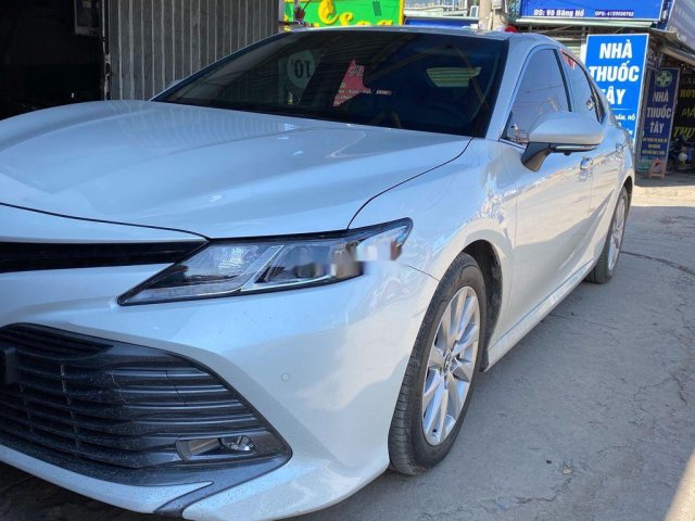 Bán ô tô Toyota Camry sản xuất 2019, xe nhập còn mới