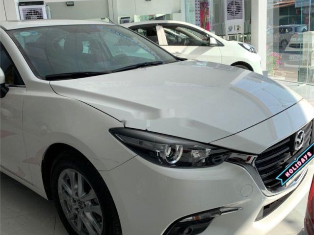 Cần bán gấp Mazda 3 năm 2019 còn mới, giá tốt0