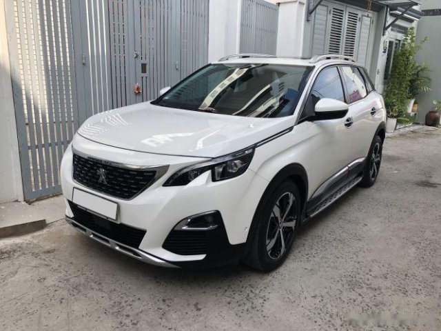 Xe Peugeot 3008 năm 2018, màu trắng, xe nhập còn mới