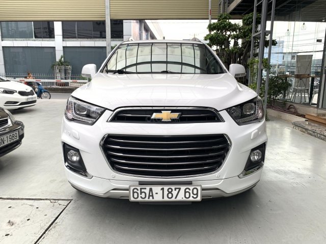 Bán xe Chevrolet Captiva 2.4AT màu trắng, xe gia đình, trả góp chỉ 218 triệu0