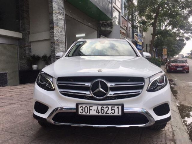 Bán Mercedes GLC 200 sản xuất năm 2018, màu trắng còn mới