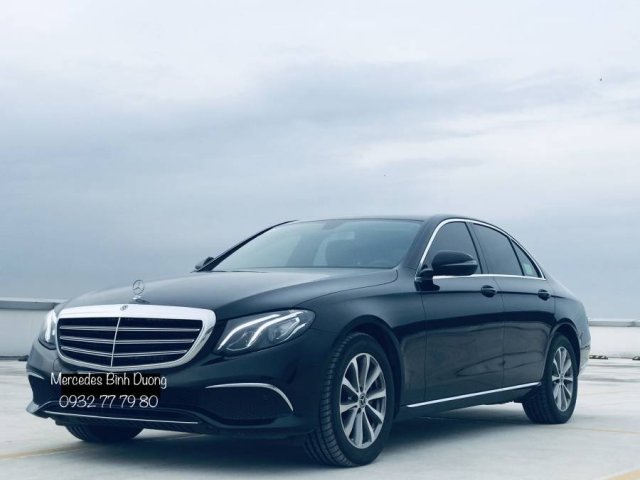 Bán Mercedes E200 sản xuất năm 2019, màu đen chính chủ